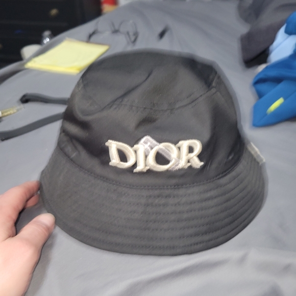 Dior - Picture 2 of 2